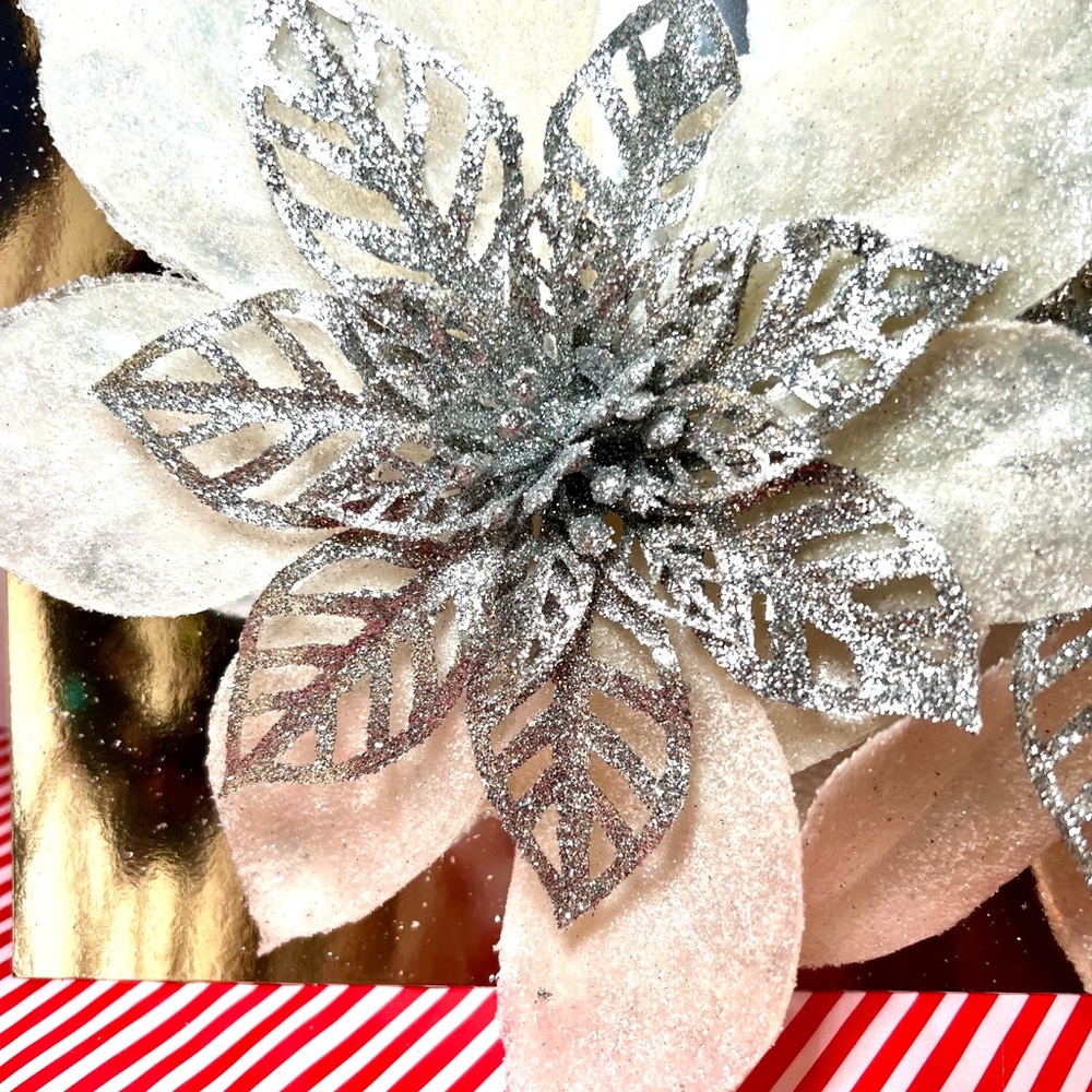 3 Elegant Large Antique White Silver Poinsettia Clip On Ornaments Christmas - Picture 4 of 9